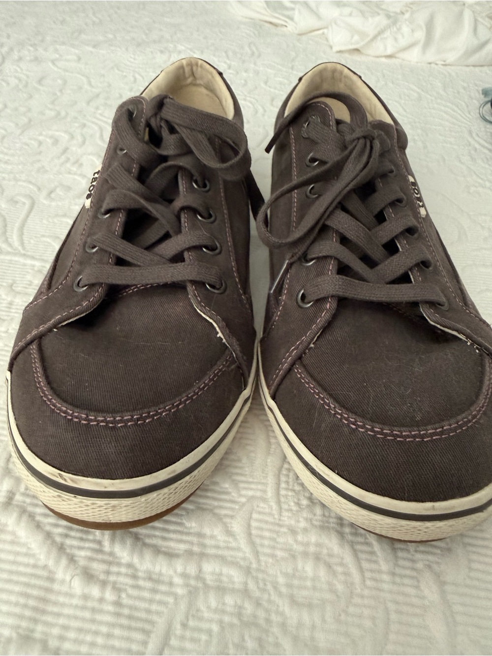 Taos Dark Army Green Women’s Size 10 Lace up Canvas Sneakers